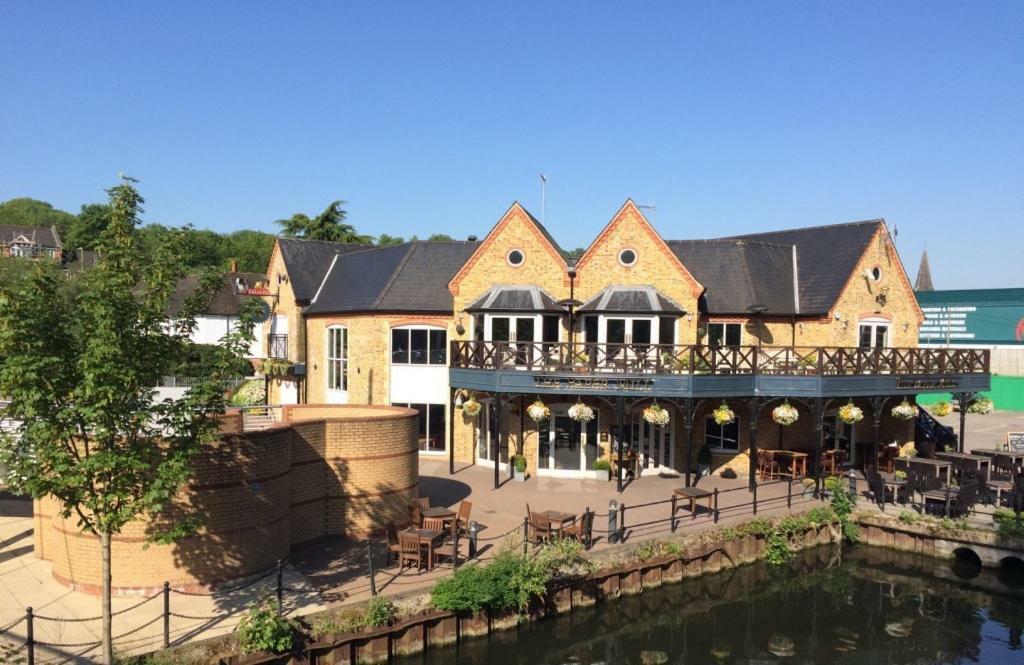 Wing House Hemel Hempstead Exterior foto