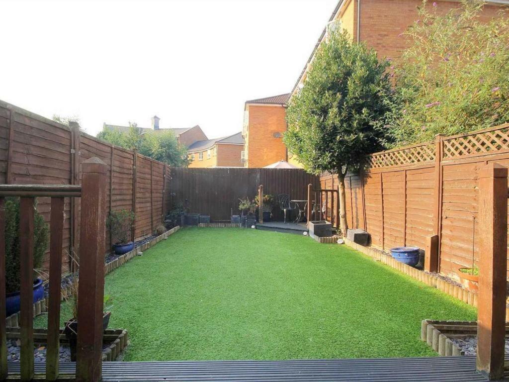 Wing House Hemel Hempstead Exterior foto